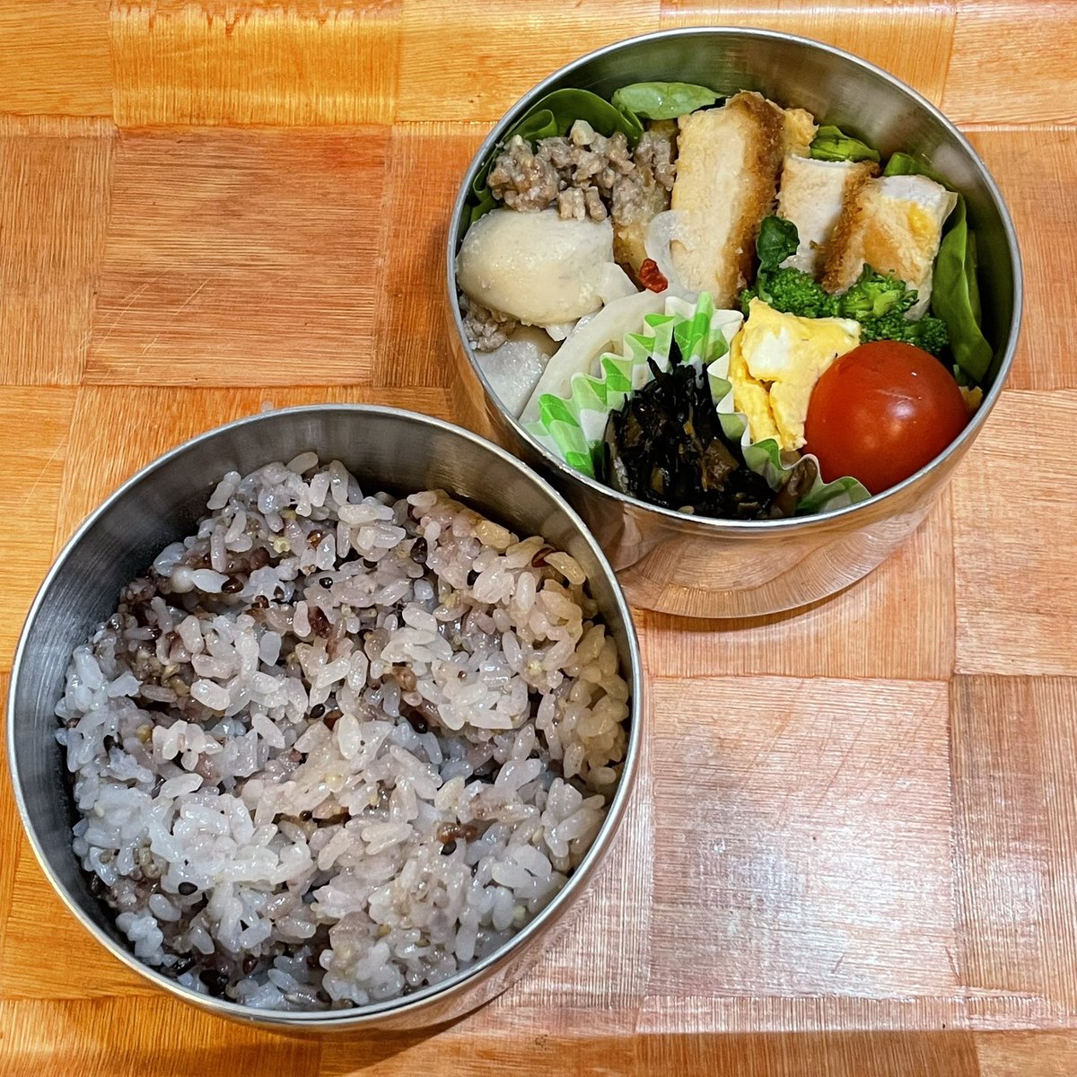 #お弁当記録
・レタス
・ブロッコリー🥦
・プチトマト🍅
・炒り卵
・ひじき煮
・トンカツ
・里芋ひき肉あんかけ
・甘酢レンコン
・十六穀米

よっしゃ！
頑張ろう☺️

#お弁当　
#地味弁当　
#お弁当作り楽しもう部
#お弁当日記