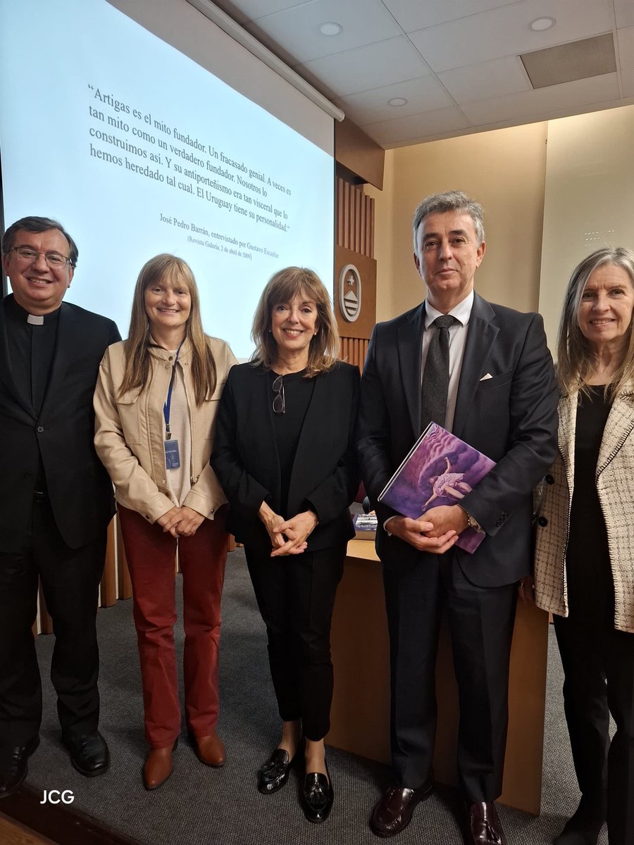 Consulado General de España en Montevideo tweet media
