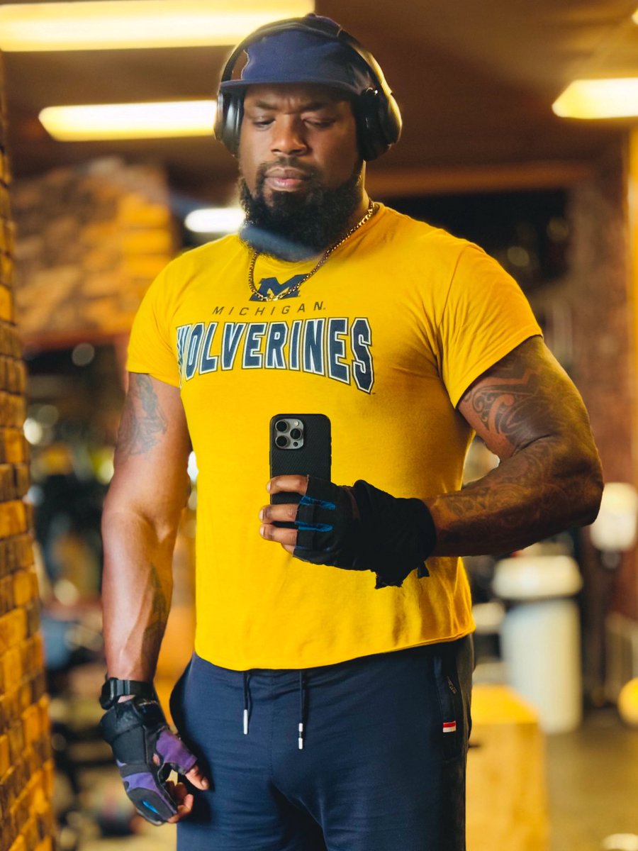 MASSIVE COLOSSUS tweet media