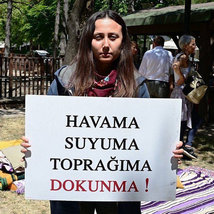 Albelen’de tutuklanan Esra Işık, İzmir’deki cezaevine nakledildi.