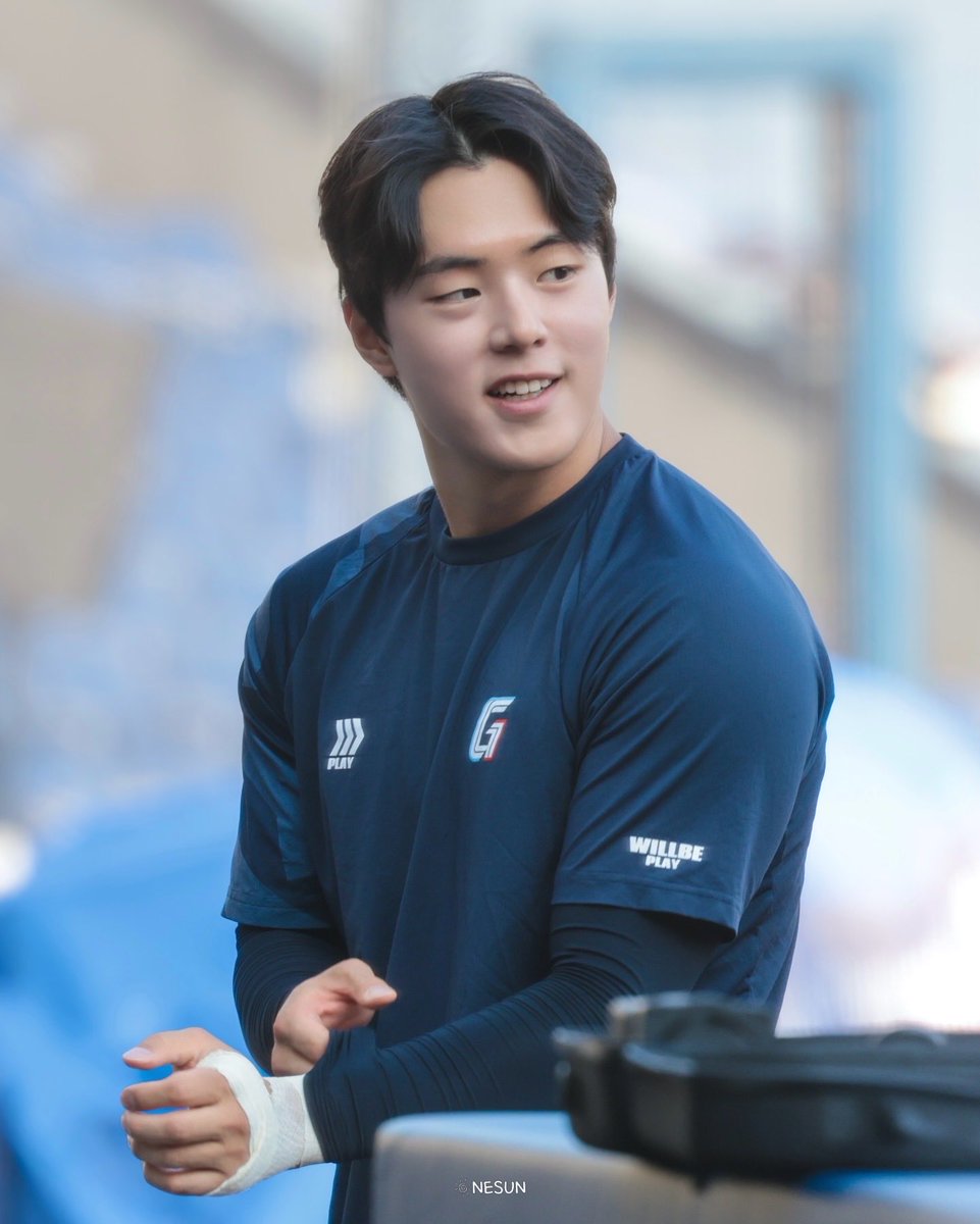 ONESUN__6 tweet media