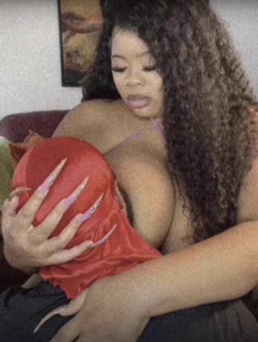 osama ✰ tweet media