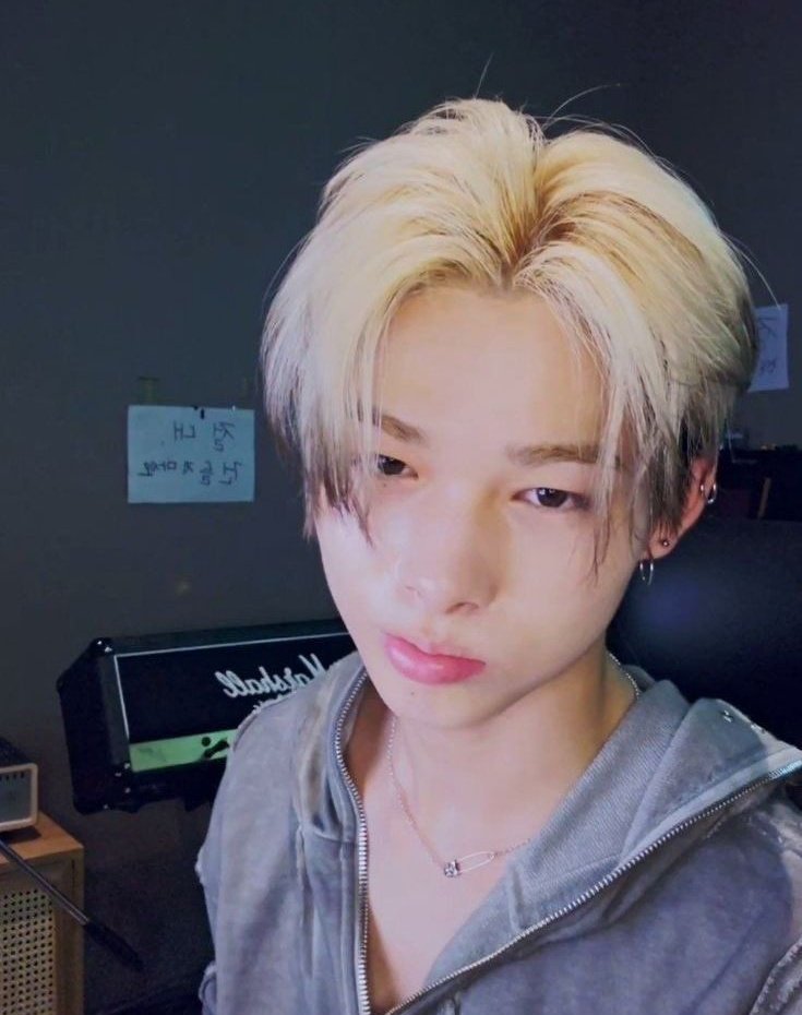 𝐒𝐨𝐬𝐨¡! Escritora📌 sevEN- tweet media