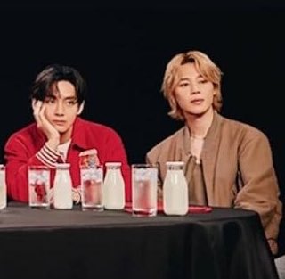 lara jean⁷ tweet media