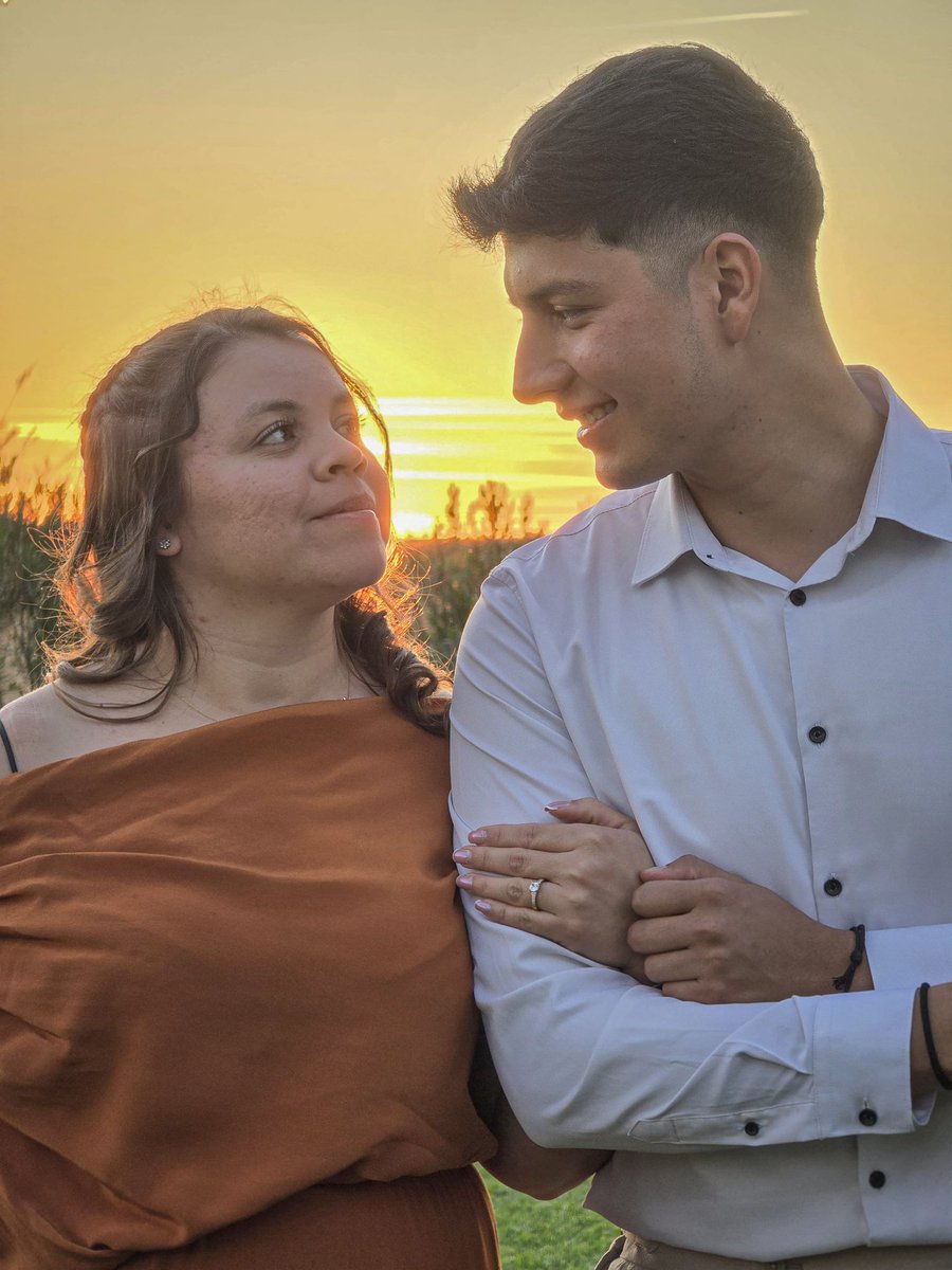 Fernand17464080's tweet photo. Y es que desde un principio te elegí porque eres mi paz ante tanta tormenta, contigo mi vida es mucho mejor ❤️✨ quiero que de la mano de Dios caminemos juntos hasta viejitos ✨🥰 Te Amo y te amare siempre para toda la vida ❤️ https://t.co/W5BFiIHqkR