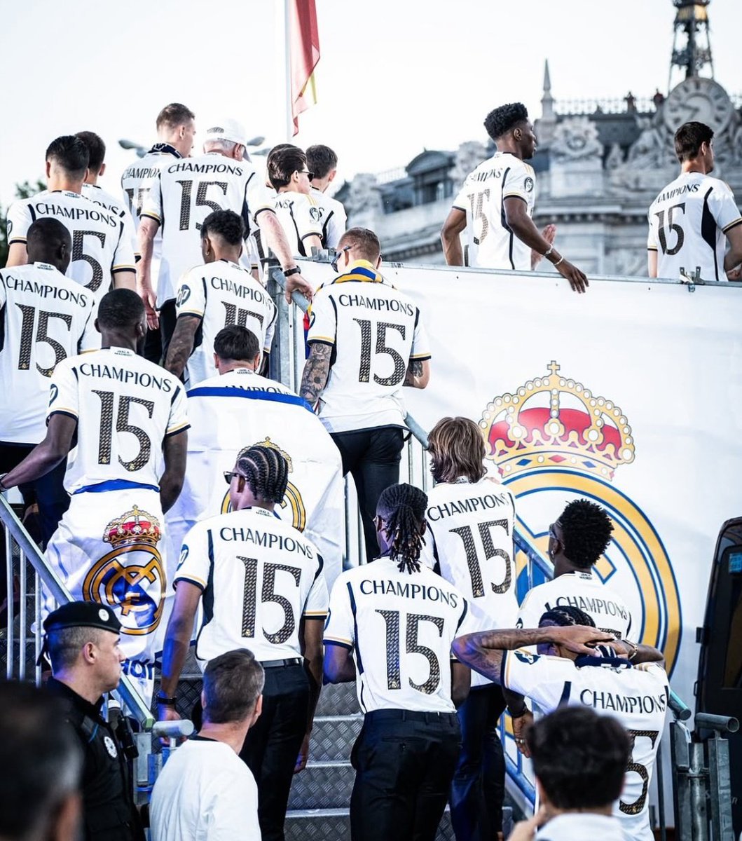 (fan) REAL MADRID FANS 🤍 tweet media