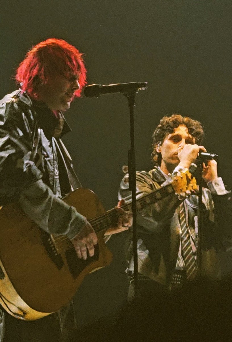 _mirxia's tweet photo. el concierto de 5sos genial gracias x preguntar !!!!!! para nada fui percibida por luke y michael !!!!! https://t.co/Q8CS7o9CI1