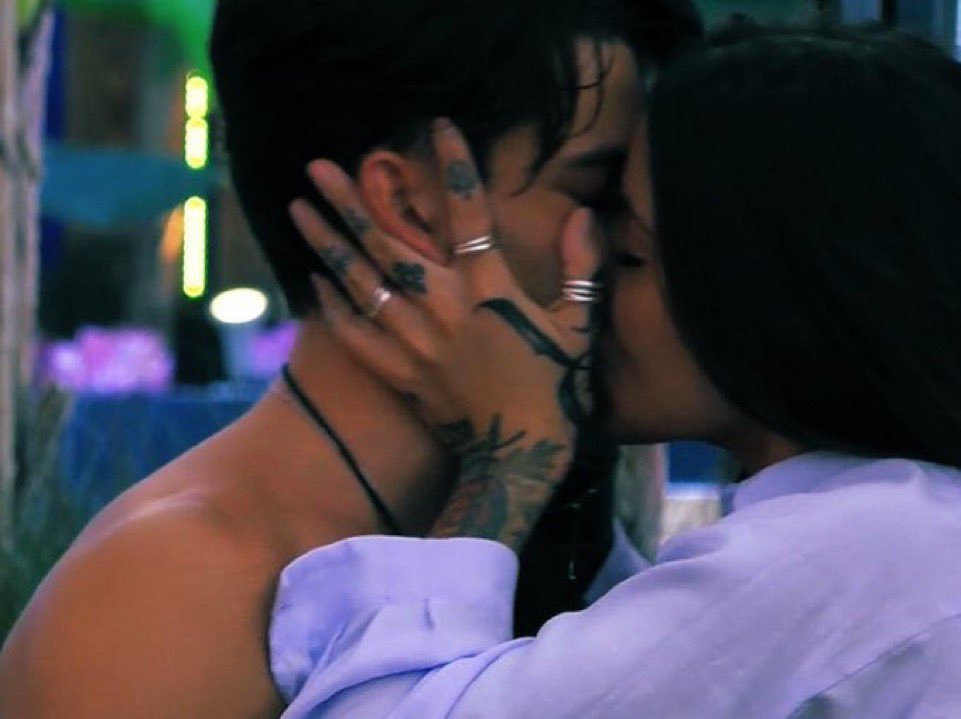 _m__☪︎ tweet media