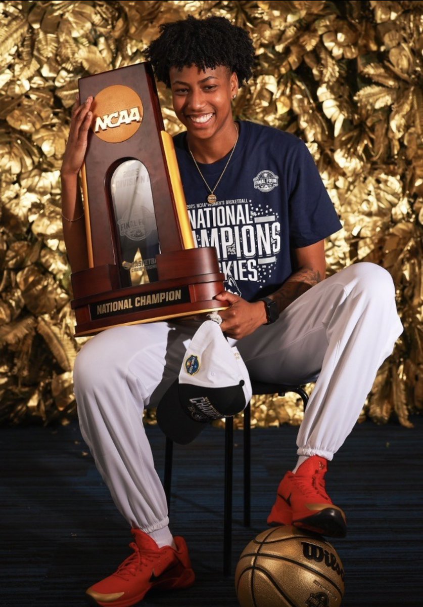 Go be great Ayanna! Husky for life! I will continue cheering and supporting you 💙 you will be missed!!