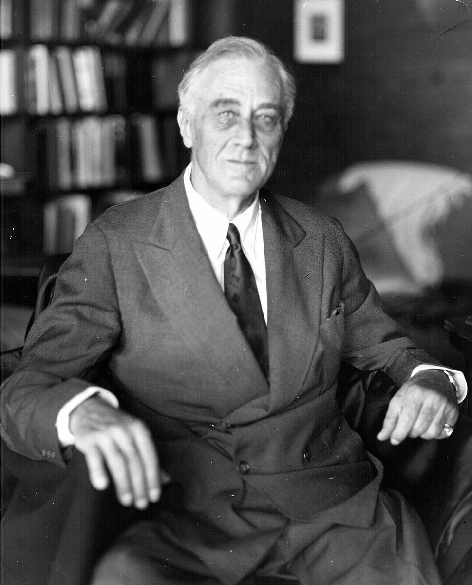URDailyHistory's tweet image. 12 April 1945: #President Franklin D. #Roosevelt dies of a cerebral hemorrhage at 3:35 pm. Vice President Harry #Truman is sworn in. Roosevelt dies near the end of World War II, which ended in Europe on May 8 and August 14 in the Pacific. #History #WWII #WW2 #FDR #OTD #ad