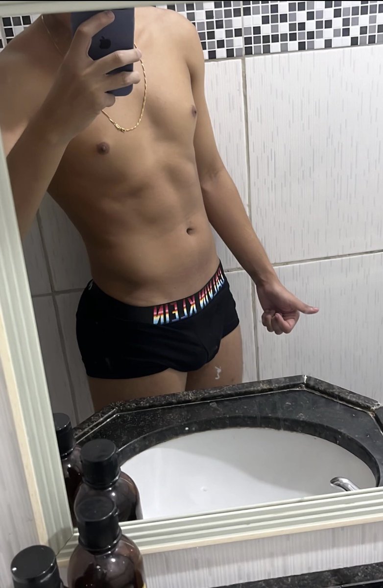 é ruan com r tweet media