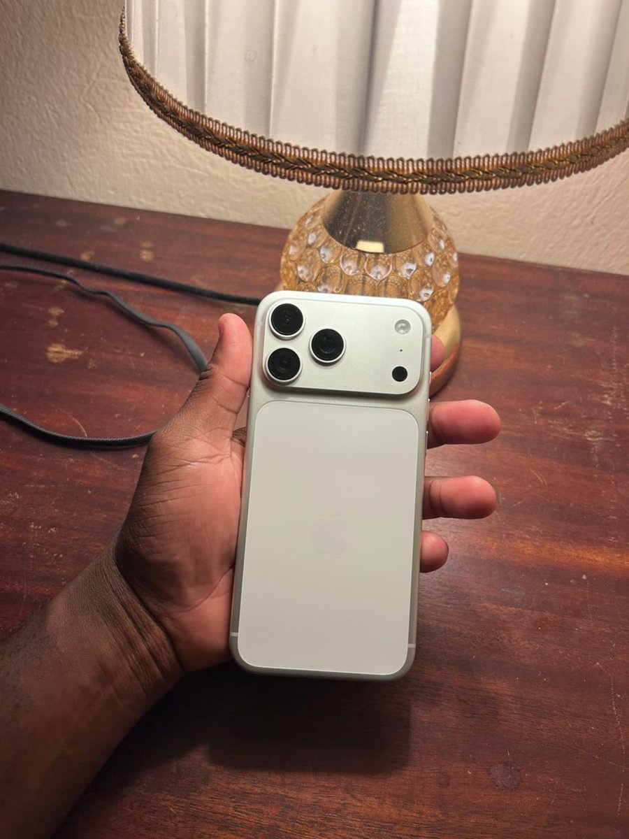 Miles (The Airpods Plug) tweet media