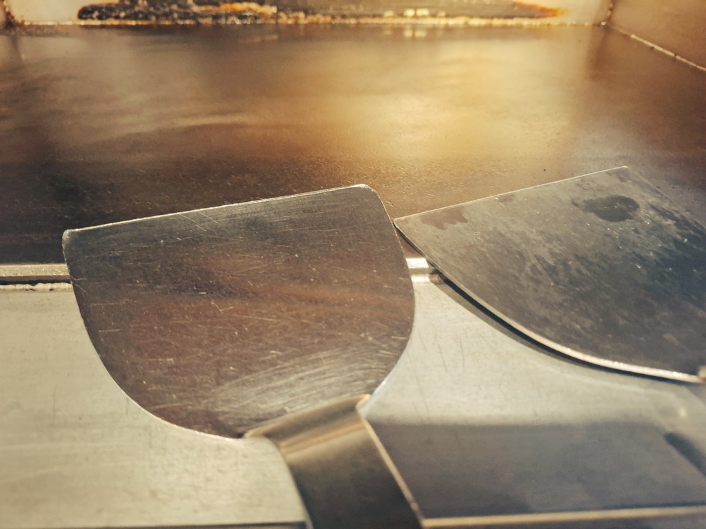 フェニックスバーガー tweet media