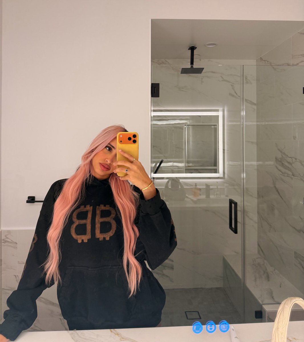 Gigi 🇻🇪 tweet media