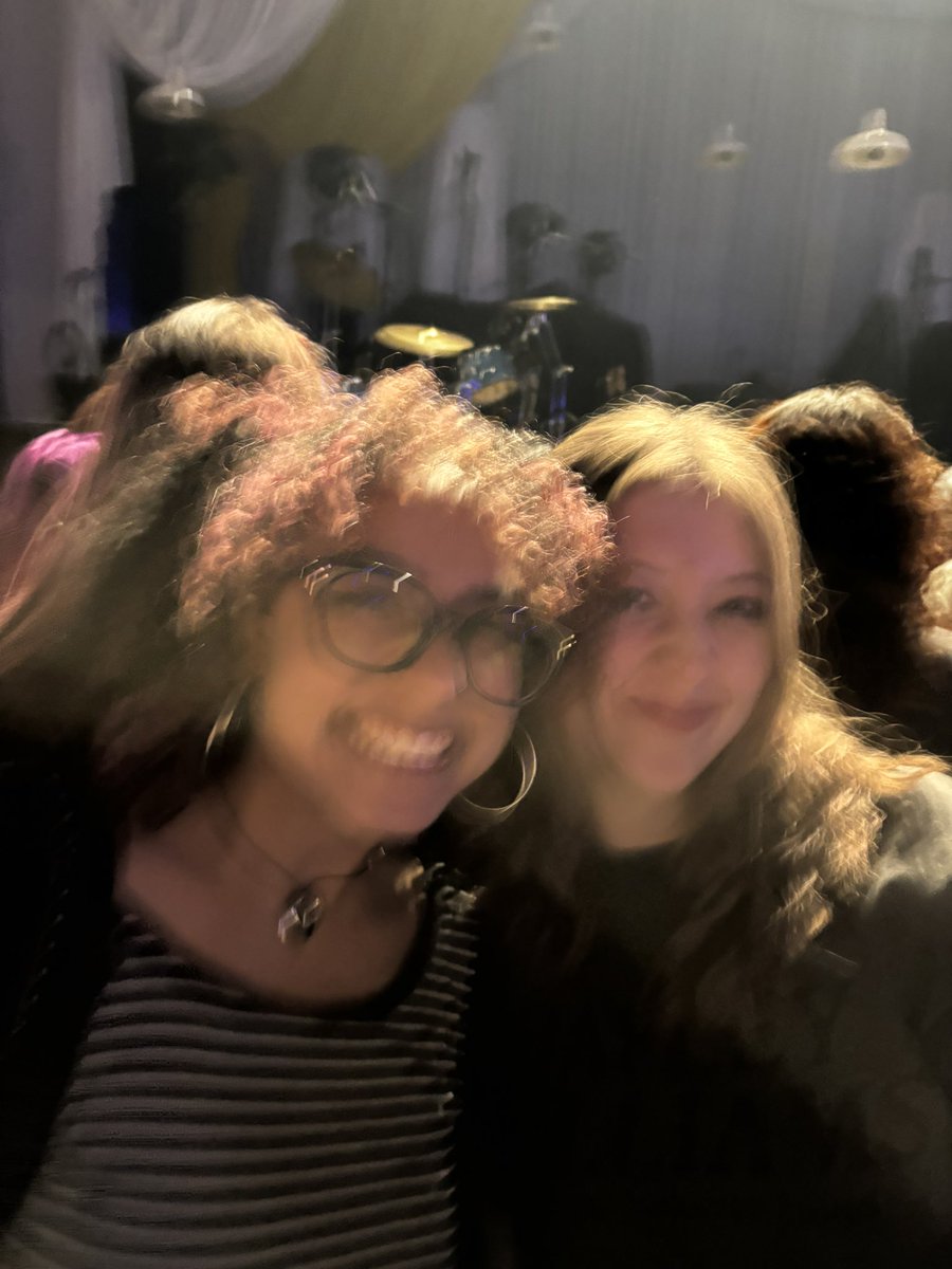 ashlee ⤛ tweet media