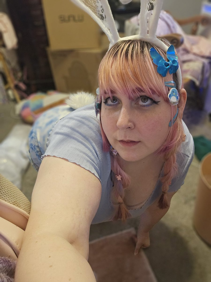 M3000WMachine's tweet photo. Im waiting uwu 

#egirl #catgirl #bunnygirl #nsfwtwt #alt https://t.co/lfXGnKAi0R