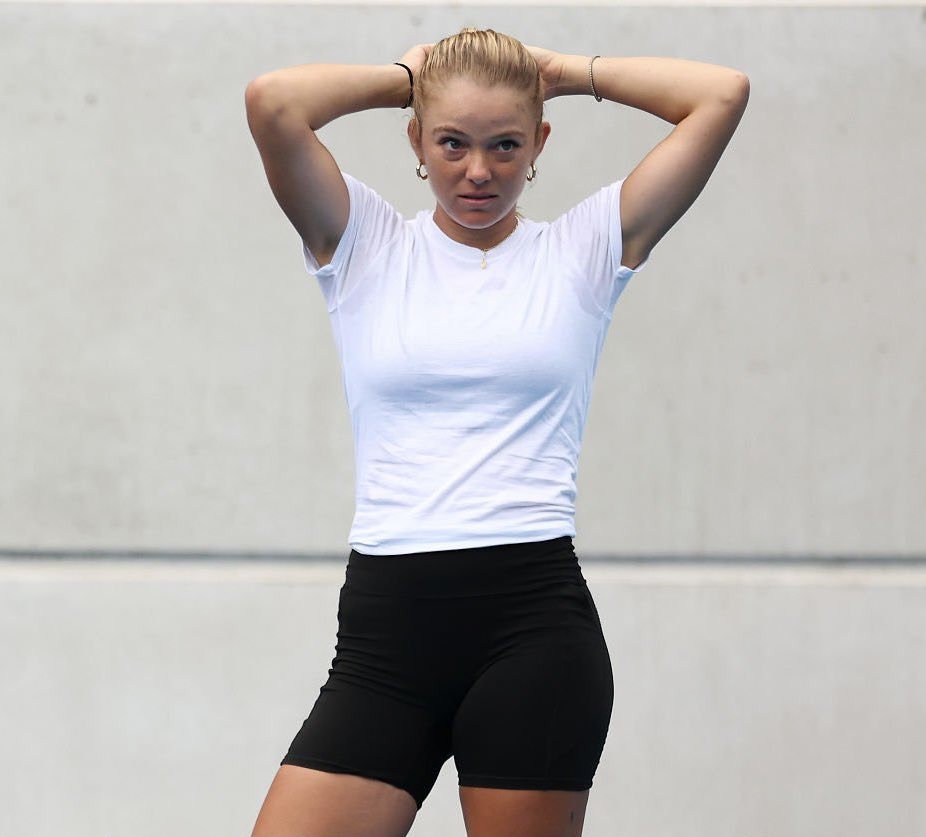 HottestPics24/7 tweet media