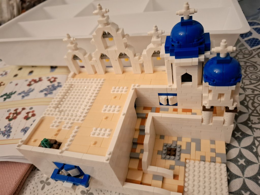 Manamofu1219's tweet image. #microblocks

新しいミクロブロックを始めました😆サントリーニ島を模したものです。
OWの｢イリオス｣の舞台でもあって、ここ毎回負けるからあんまり好きじゃないんだけど、色合いが好き😊
完成品は2倍の大きさがあるので楽しみ✨️