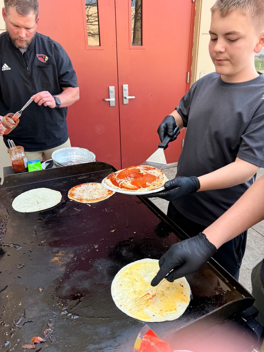 emscardinals's tweet photo. 🍕 Pizza Pizza 🍕 at grill club today! Tortilla Pizza and it was delicious 🤤!! #WeAreEMS https://t.co/W6ejHiHnkc
