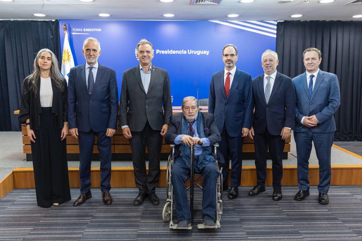 sip_oficial's tweet image. 🇺🇾📣 Delegación de la @sip_oficial en #Uruguay

Los representantes de la organización mantienen reuniones de trabajo en Montevideo para analizar aspectos relacionados con el ejercicio del #periodismo en el país.