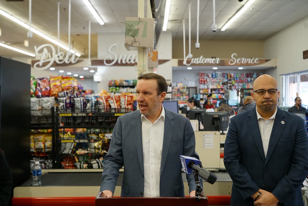 Chris Murphy 🟧 tweet media