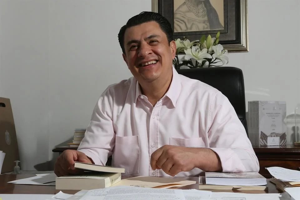La mayoría de morenistas que buscan ser candidatos a la alcaldía de Guadalajara ya se reunieron con Ricardo Villanueva.

Todos tienen foto con él, menos Chema Martínez.

¿Será que no es el elegido por su falta de resultados?