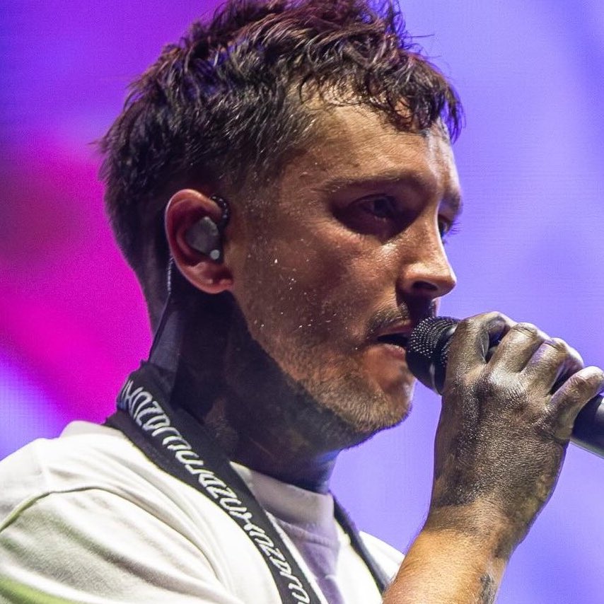 do you think he knew then that he’d still be wearing the blurry paint to this day