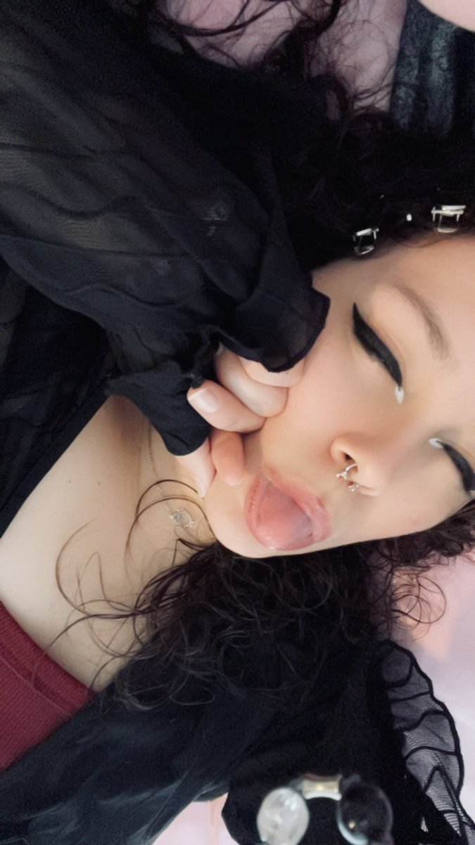 CoffeE-girl :3 tweet media