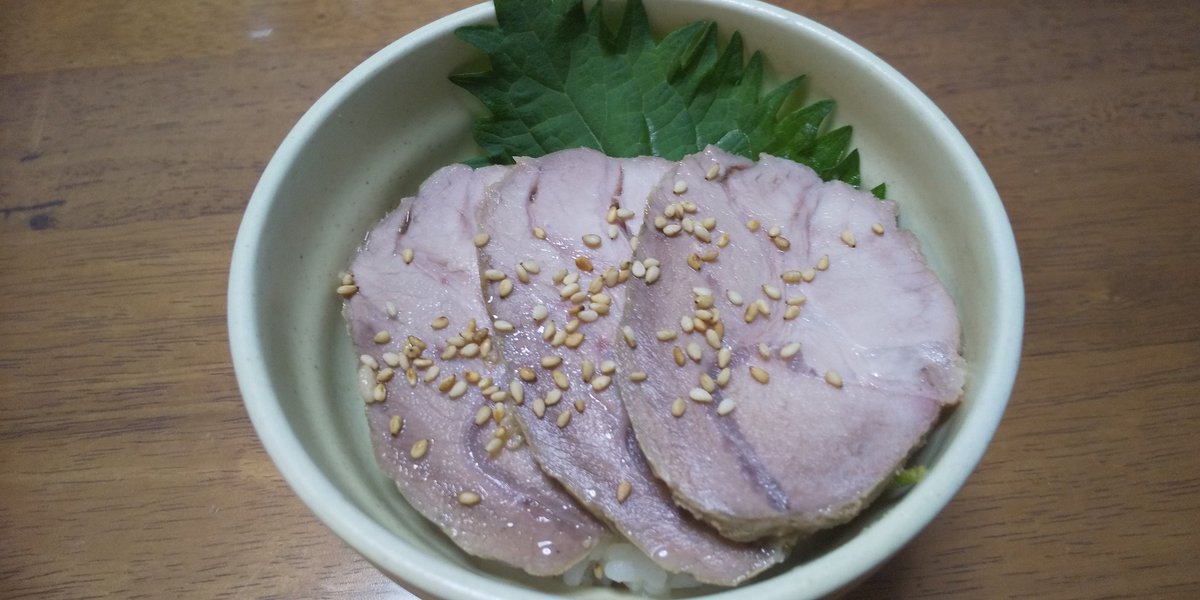 おはようございます☁️
武蔵野うどんあっとんです😊
4/7本日の日替わりうどんセットは
●牛スジとしみしみ大根のおうどん
●煮豚丼　です
今日も宜しくお願い致します😊🤗