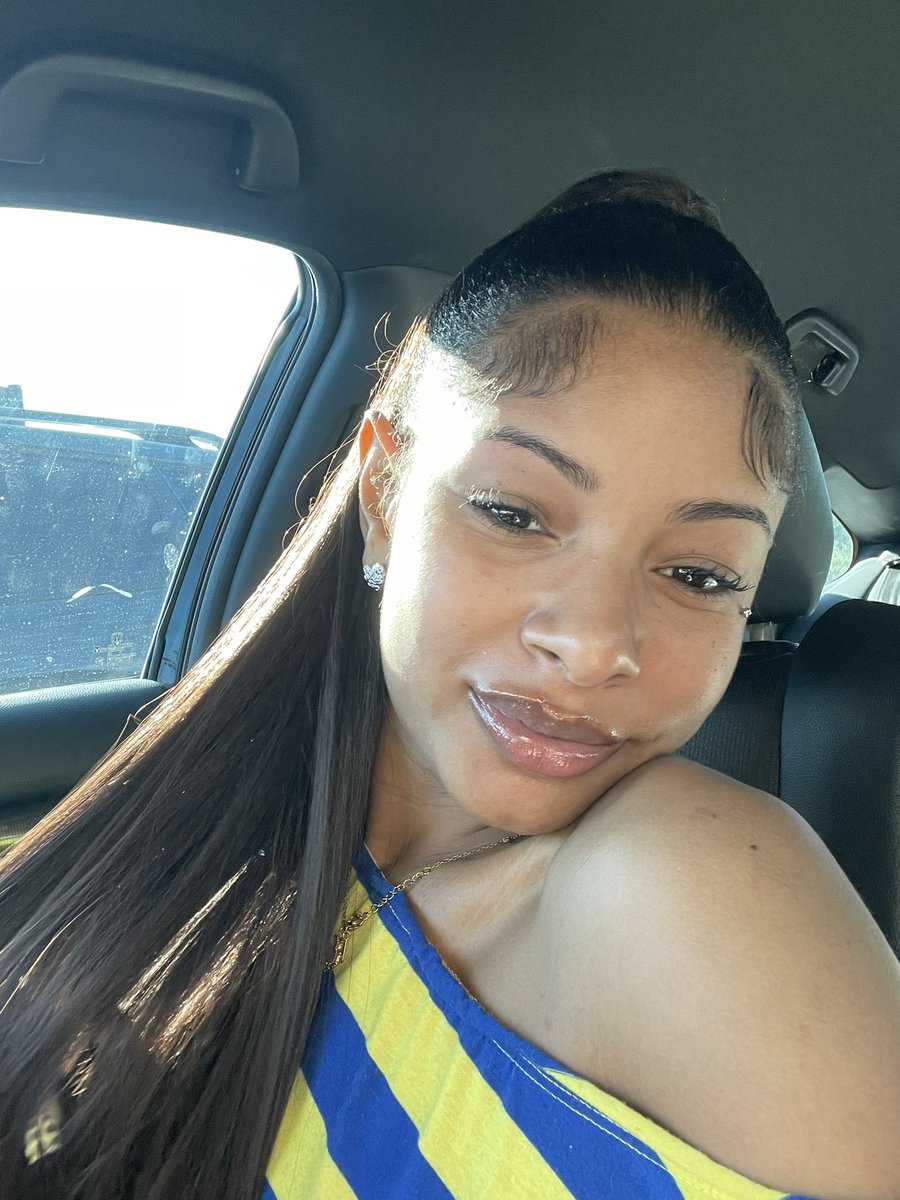 gorgeous tweet media