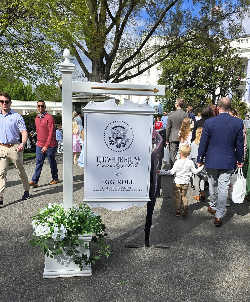 Lauren Chen tweet media