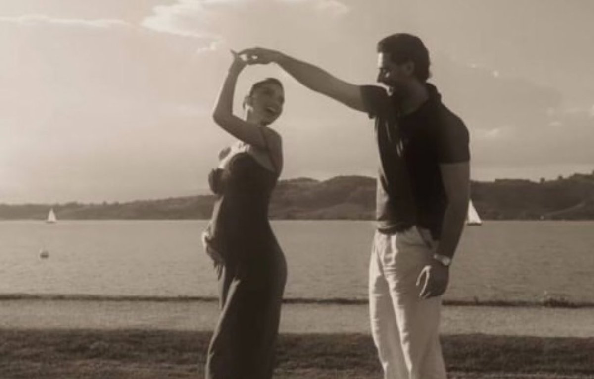 me and who tweet media