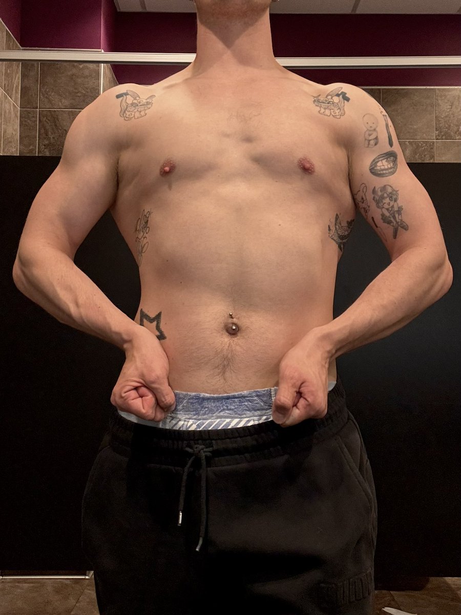 Sometimes_LockedBoy_Mike tweet media