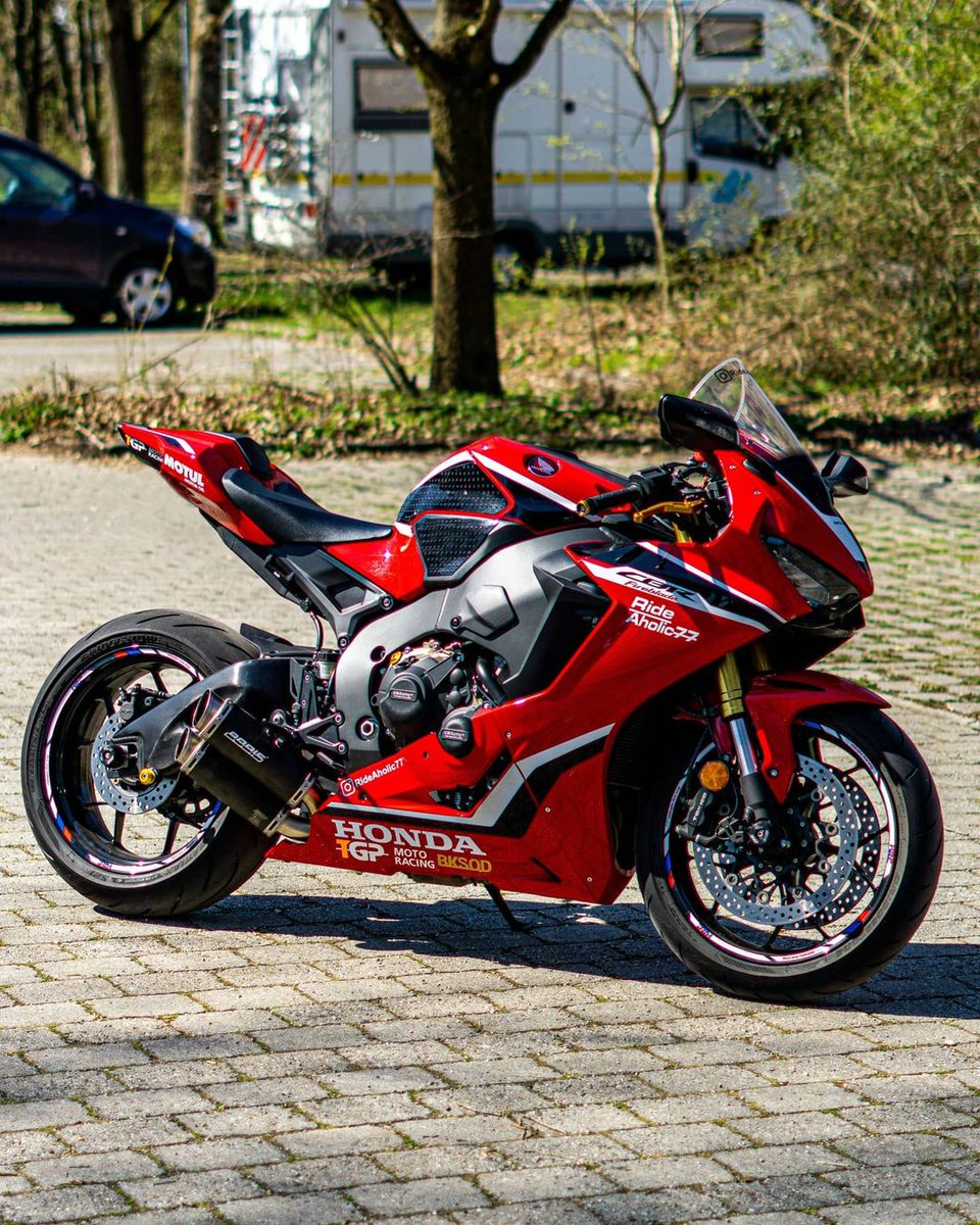 MoreMotorcycles's tweet image. #Honda CBR

📷
IG: @RideAholic77