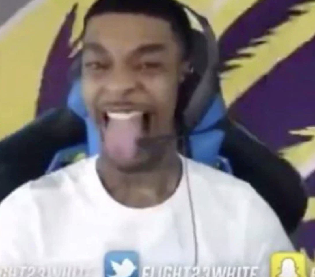 Drowsy || Azuls wife !! tweet media