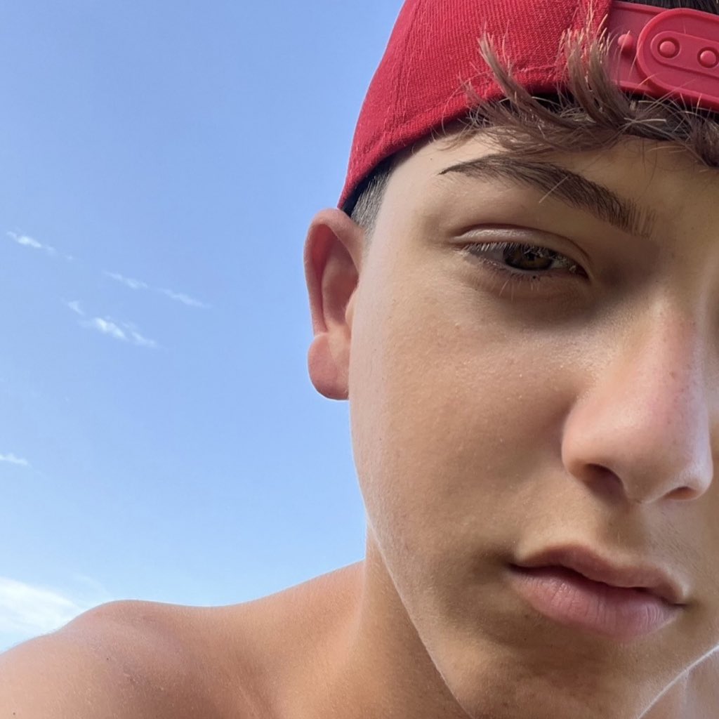 𝖆𝖓𝖉𝖗𝖊𝖘 | AG8 is coming tweet media