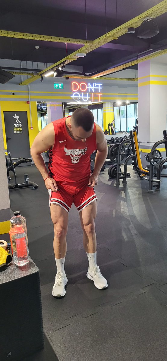 KingLazar tweet media