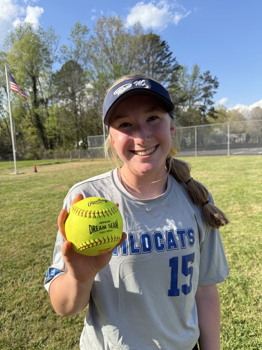 Avery Thomas stays hot 🔥 with another homer Thursday night! 💣 Keep swinging it, Avery! 
<a href="/ave_thomas15/">Avery Thomas 2030</a>
<a href="/TeamNCSoftball/">Team North Carolina Softball</a>
#evoshield #PrestigeClub #roadtosummer #fastpitch #softball
