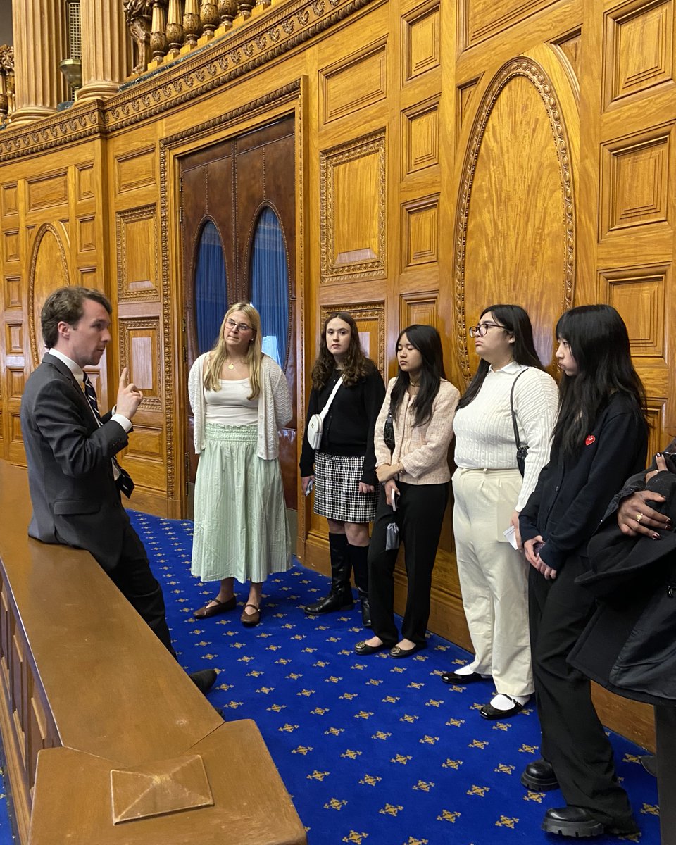 SenJasonLewis's tweet photo. It was wonderful to meet with students from the Wakefield Youth Action Team who came to the State House to advocate for public health legislation that I filed and to show them around the Massachusetts Senate. (1/2) https://t.co/QLLTgz2zmv