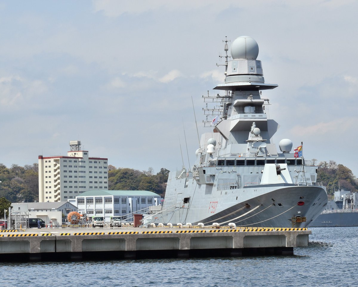 モアイ tweet media