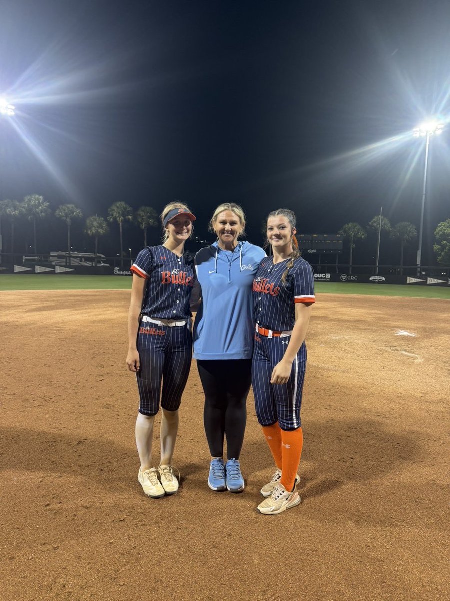 Lolly Lane tweet media