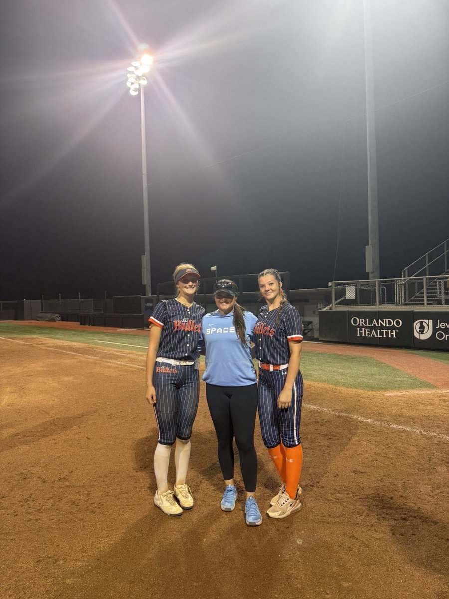 Lolly Lane tweet media