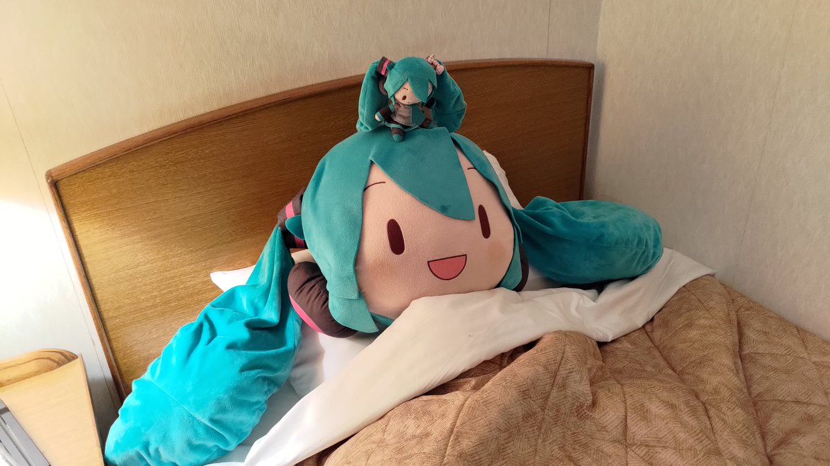 ミラァ tweet media