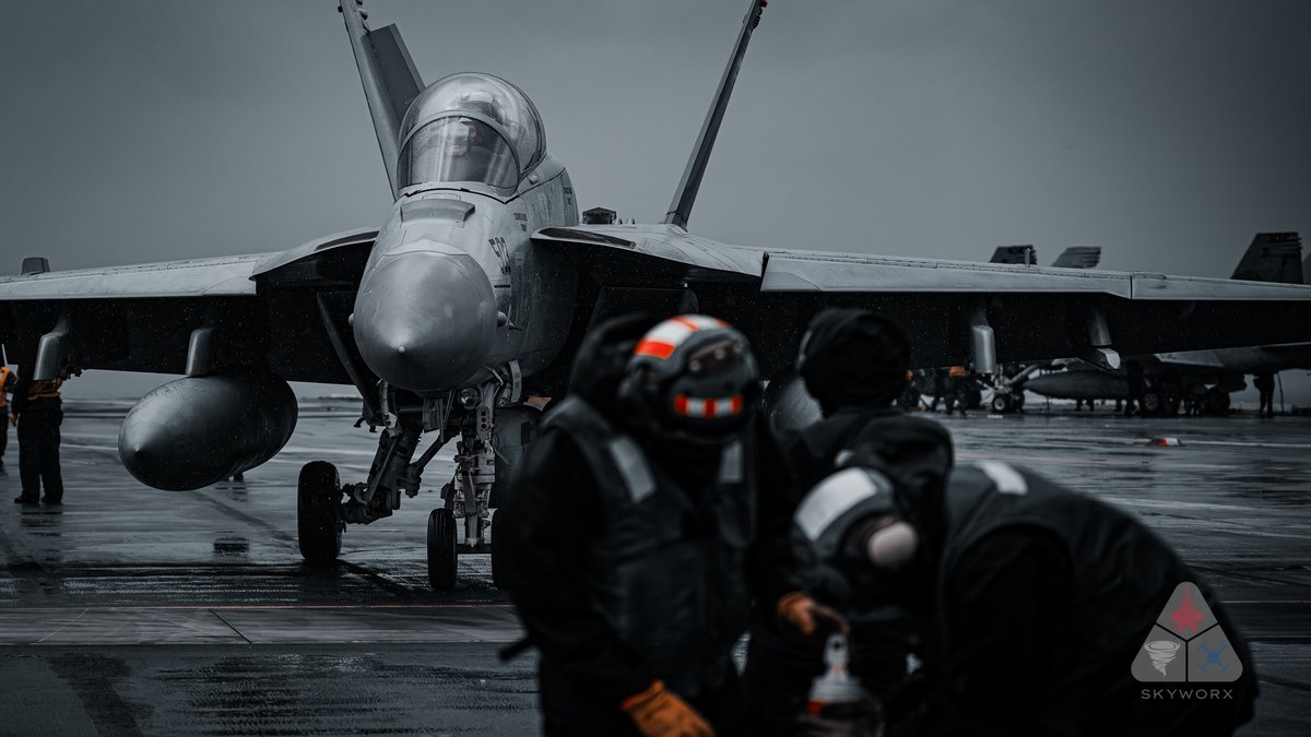 Skyworx_Media's tweet image. Now that the GHWB (CVN-77) has left for deployment it's time to share a few more from our 2-day Atlantic trip on the Bush last December.  The pace of carrier flight ops is pretty insane.

#aviation #avgeek #CVN77 #usnavy #jetpilot #navyaviation #flynavy
