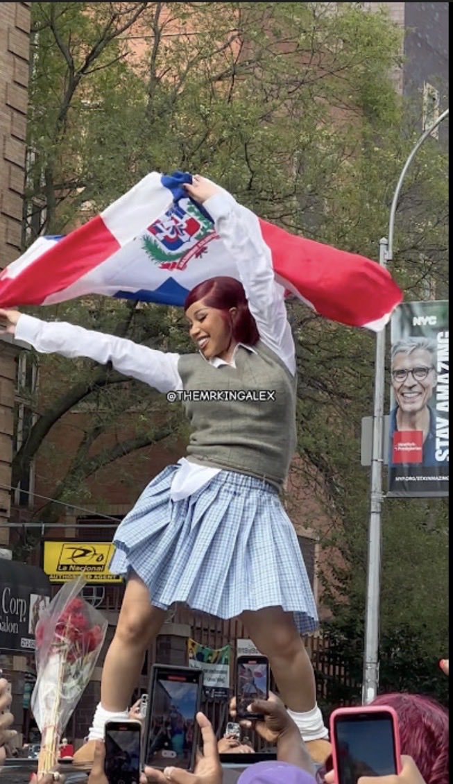 BeyHivee tweet media