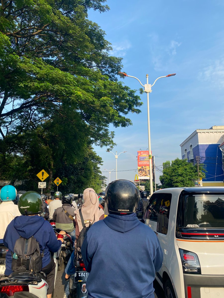 neverwalkalone tweet media