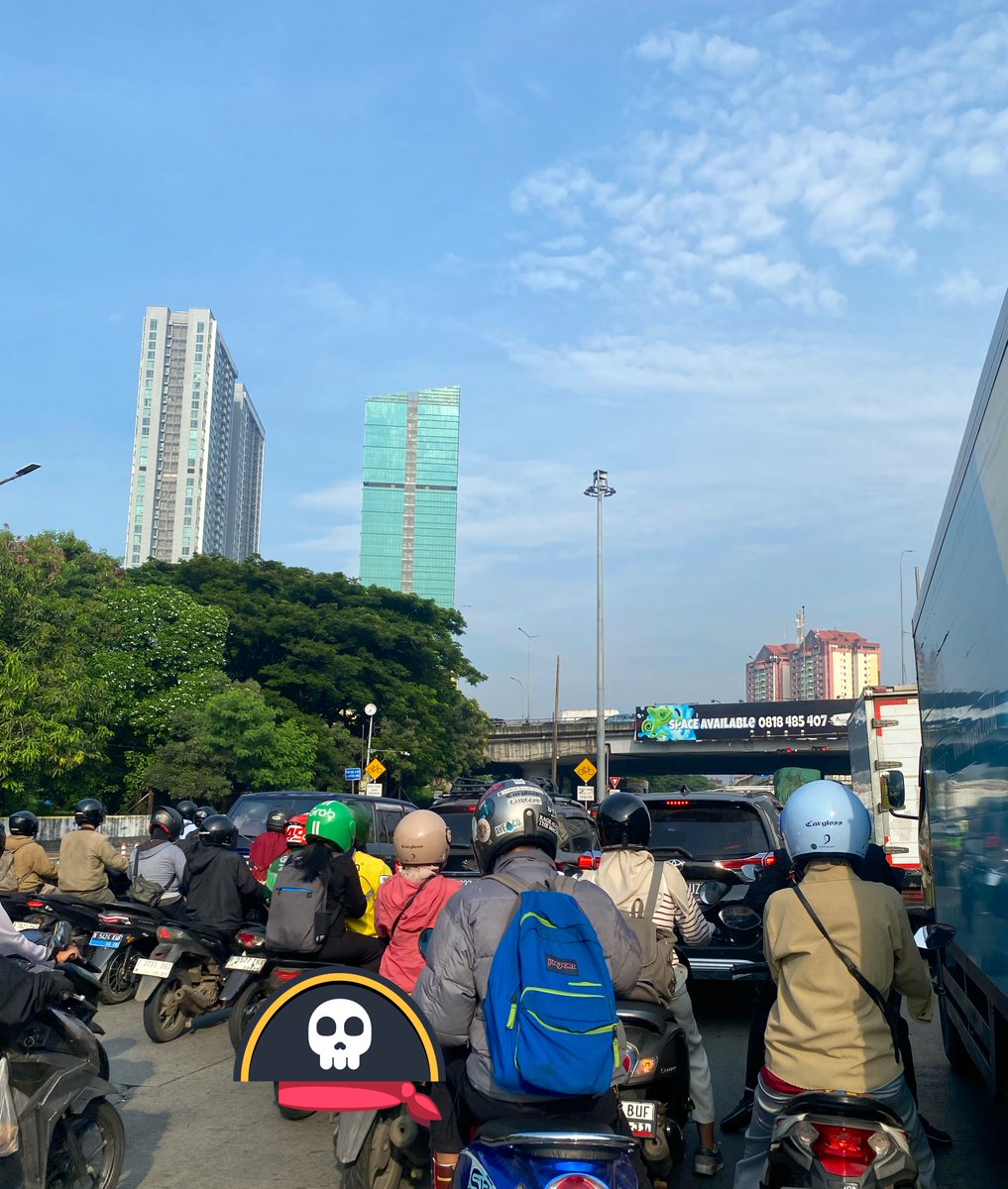 neverwalkalone tweet media