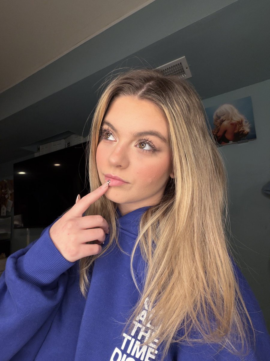 💋🪩✨
