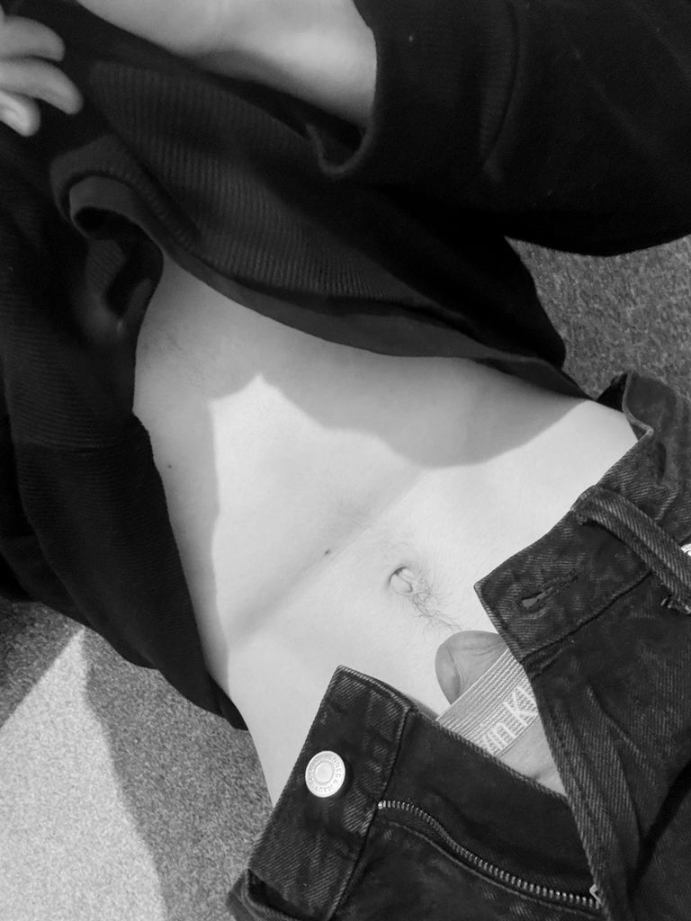 james65342's tweet photo. rt if i should go lower #gay #manchester #horny #bi https://t.co/57JpvrG7a3