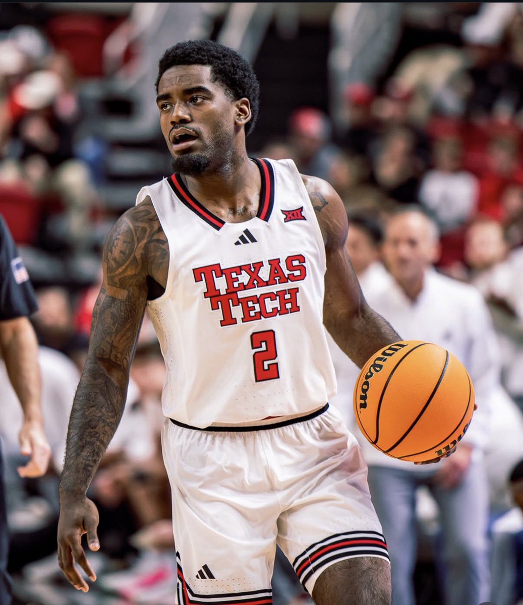 Tobias Bass tweet media